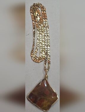 14K BEZEL POPPY JASPER ON A 24 INCH 14K OVER 925 FIGARO CHAIN